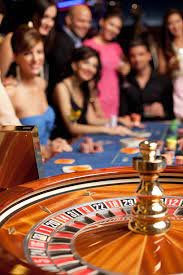 Tabel perbandingan pengalaman hiburan online